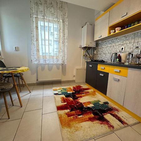 Апартаменты Downtown "Rendez-Vous" Luxury Бакэу Экстерьер фото