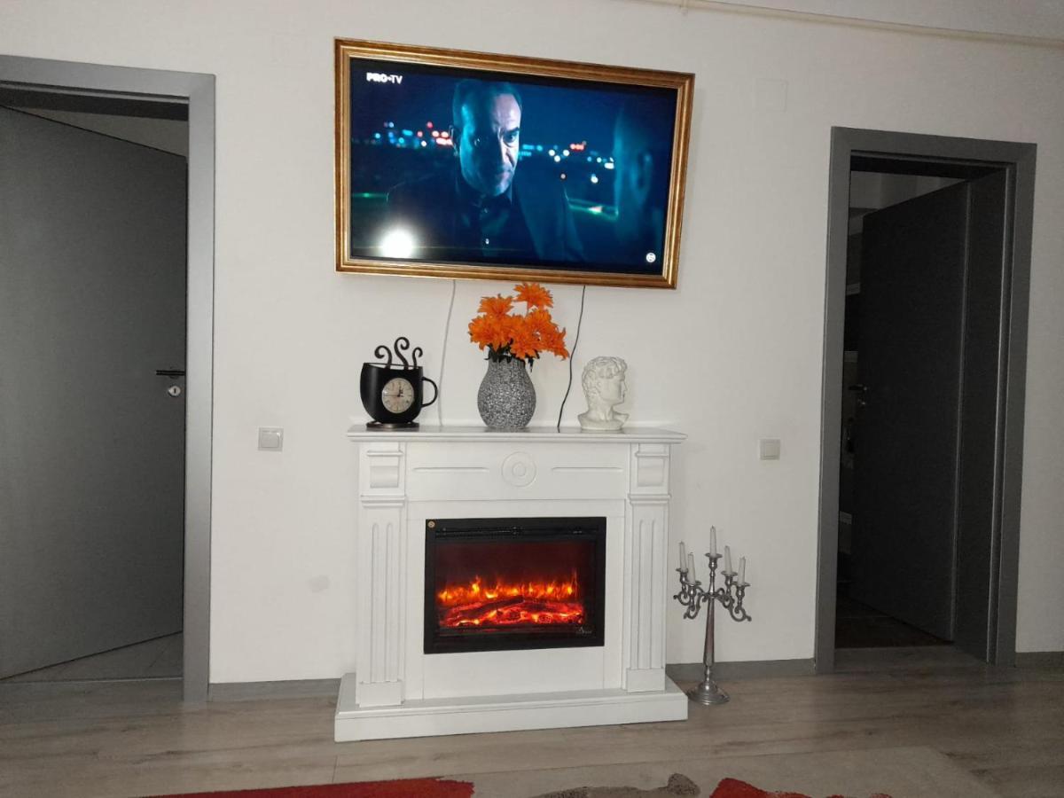 Апартаменты Downtown "Rendez-Vous" Luxury Бакэу Экстерьер фото
