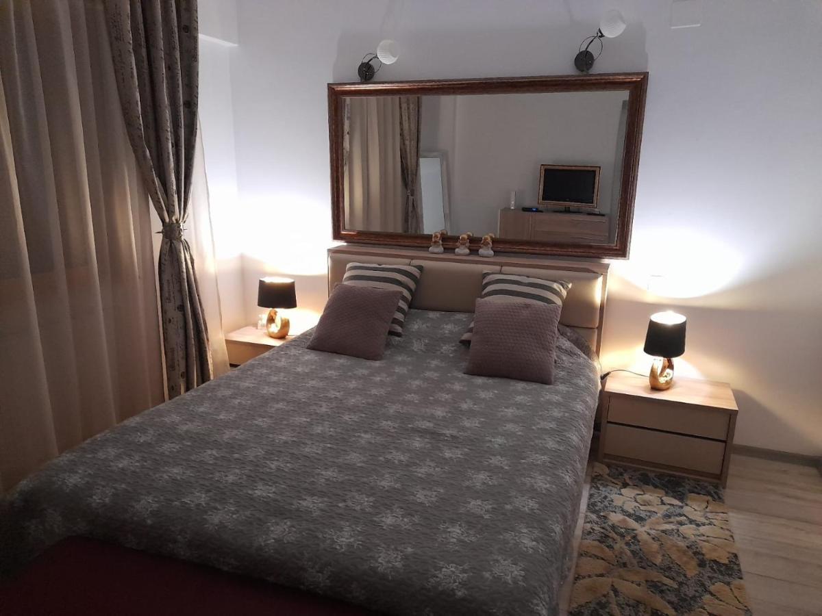 Апартаменты Downtown "Rendez-Vous" Luxury Бакэу Экстерьер фото