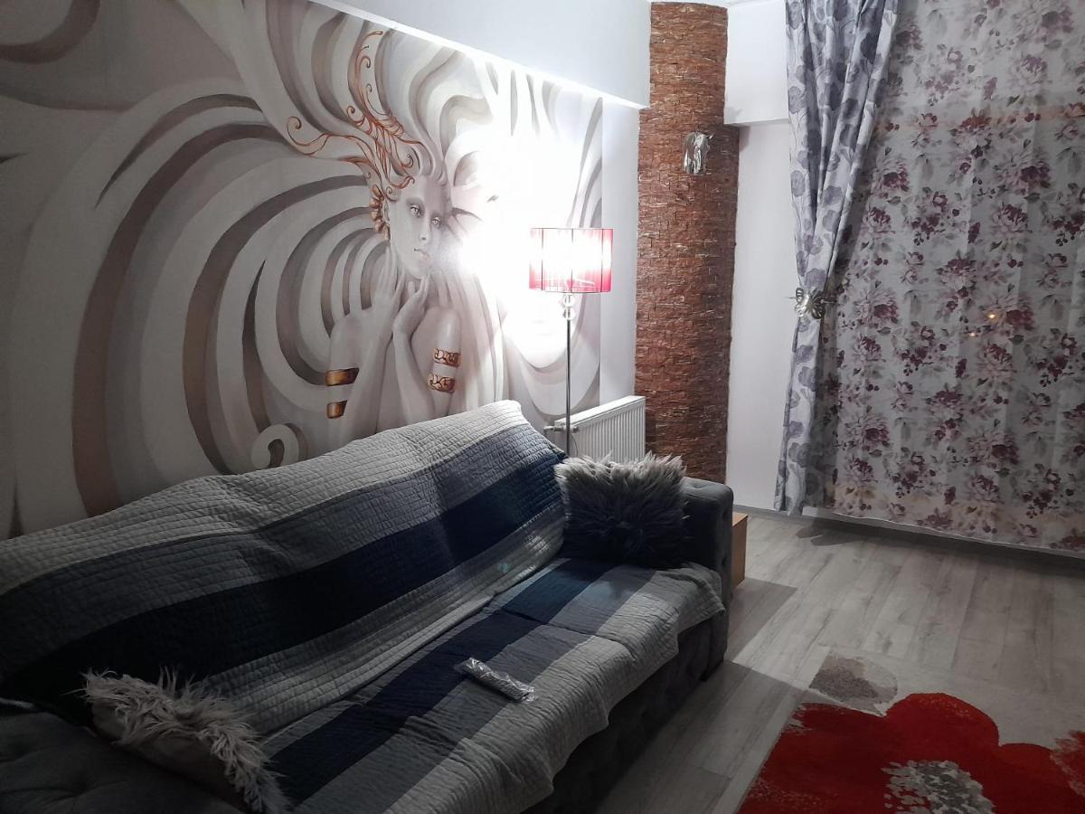 Апартаменты Downtown "Rendez-Vous" Luxury Бакэу Экстерьер фото