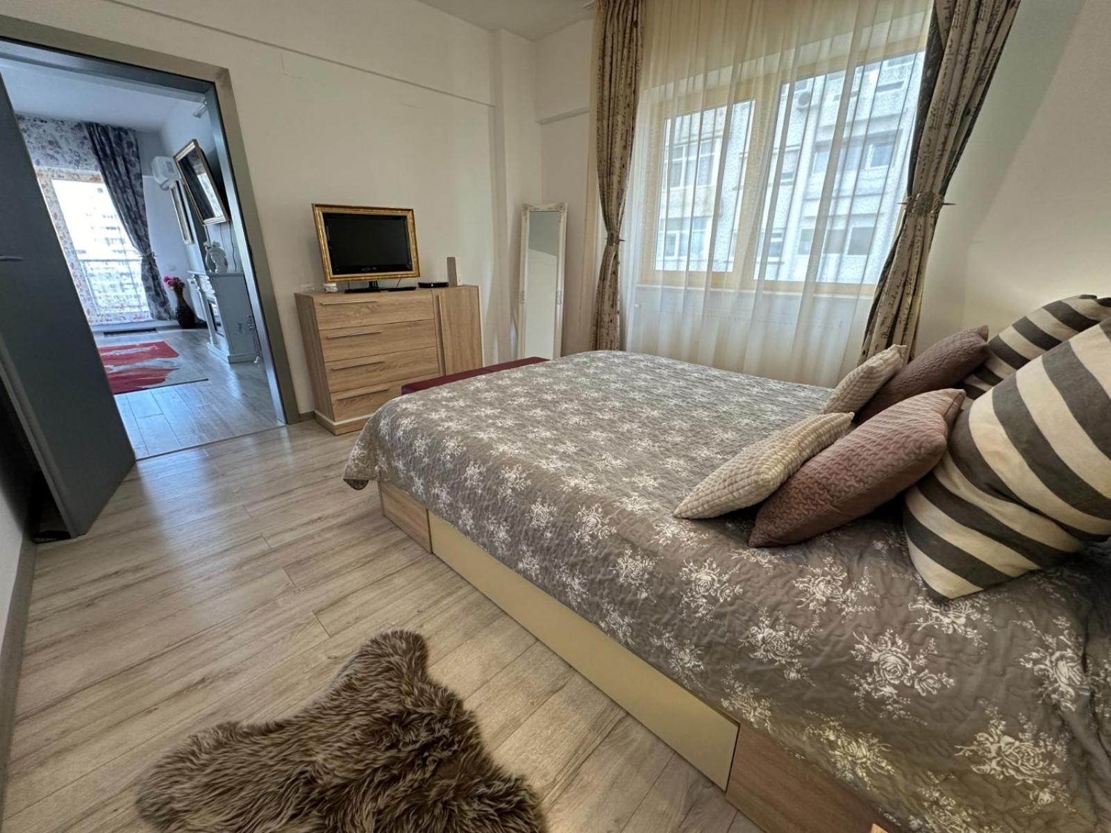 Апартаменты Downtown "Rendez-Vous" Luxury Бакэу Экстерьер фото