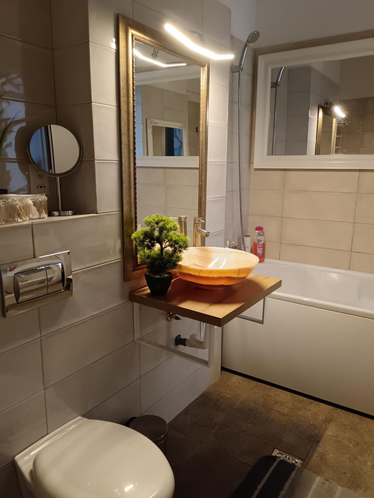 Апартаменты Downtown "Rendez-Vous" Luxury Бакэу Экстерьер фото